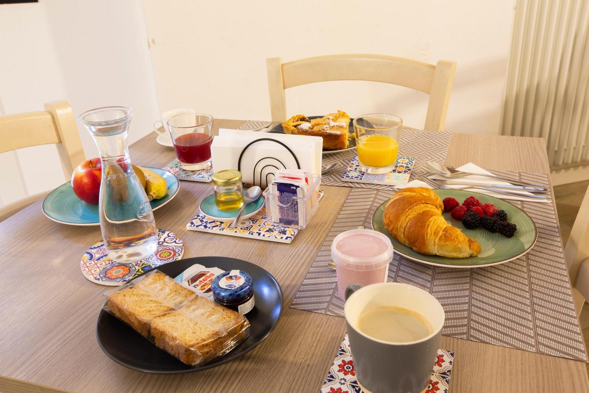 La Casa Del Sarto - Rooms And Apartments 레코 외부 사진