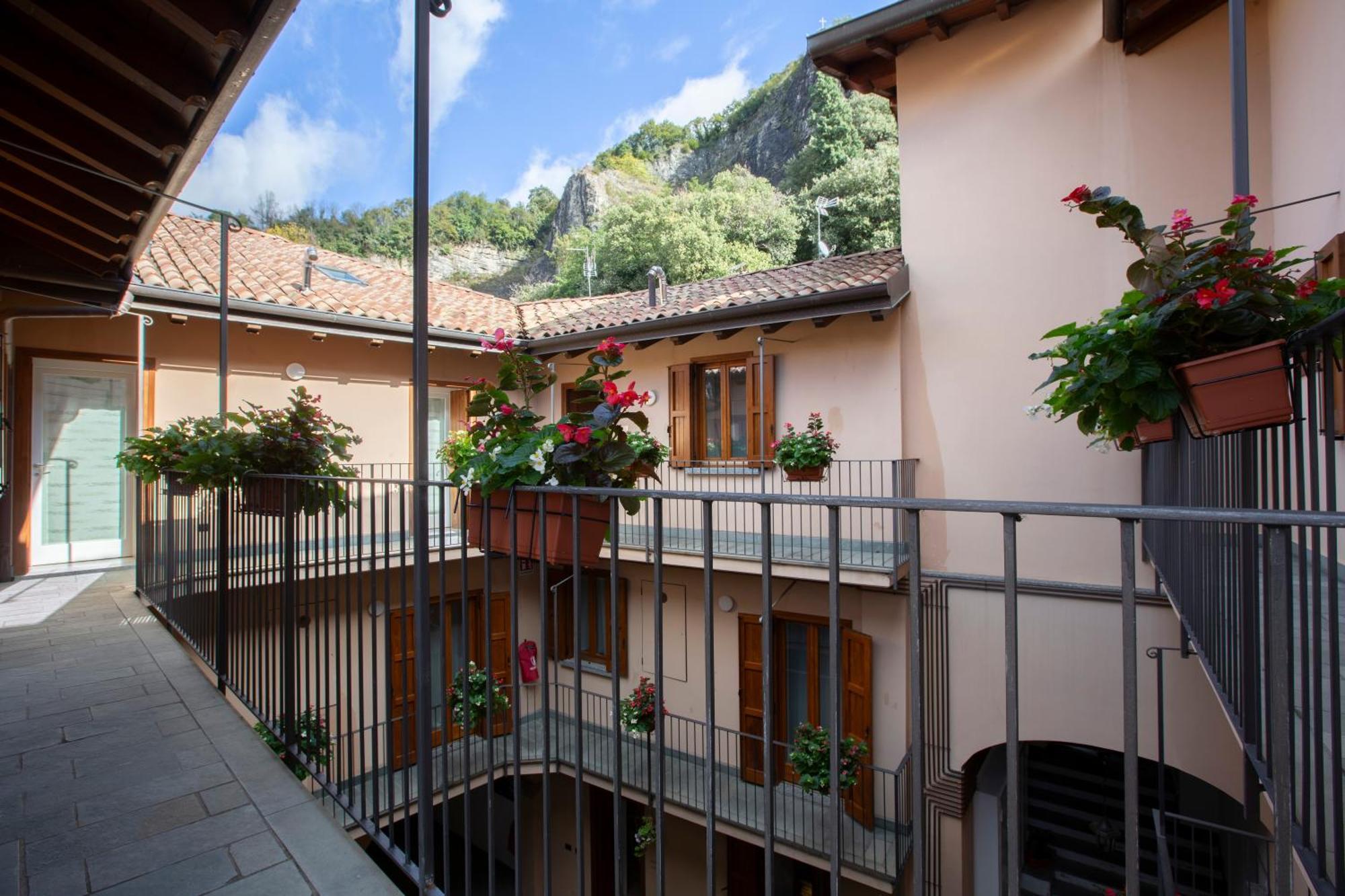 La Casa Del Sarto - Rooms And Apartments 레코 외부 사진